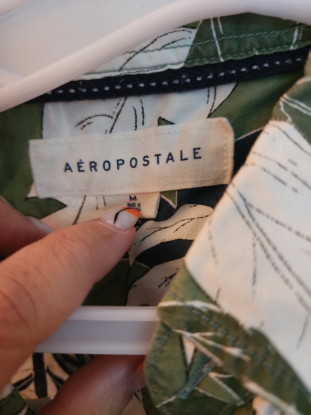Aeropostale Green Navy White Tropical Leaf Button-Down Shirt - Picture 2 of 2